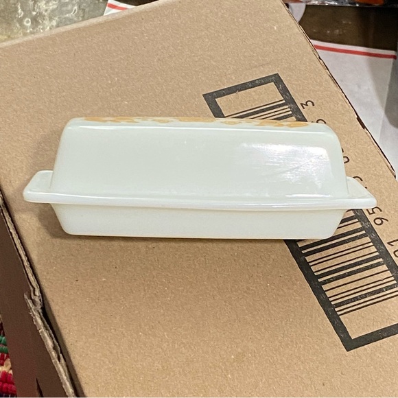 70s vtg PYREX Butterfly Gold Print Butter Dish - Picture 4 of 8